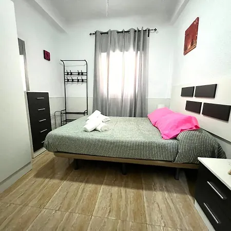 Acogedor En Rosaleda Centro Διαμέρισμα *