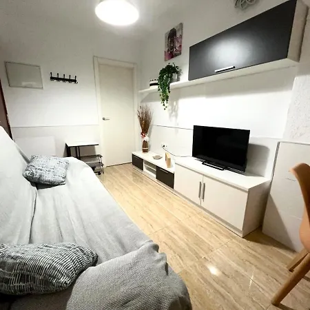 Acogedor En Rosaleda Centro Διαμέρισμα