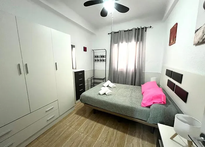 Acogedor En Rosaleda Centro Apartamento Málaga
